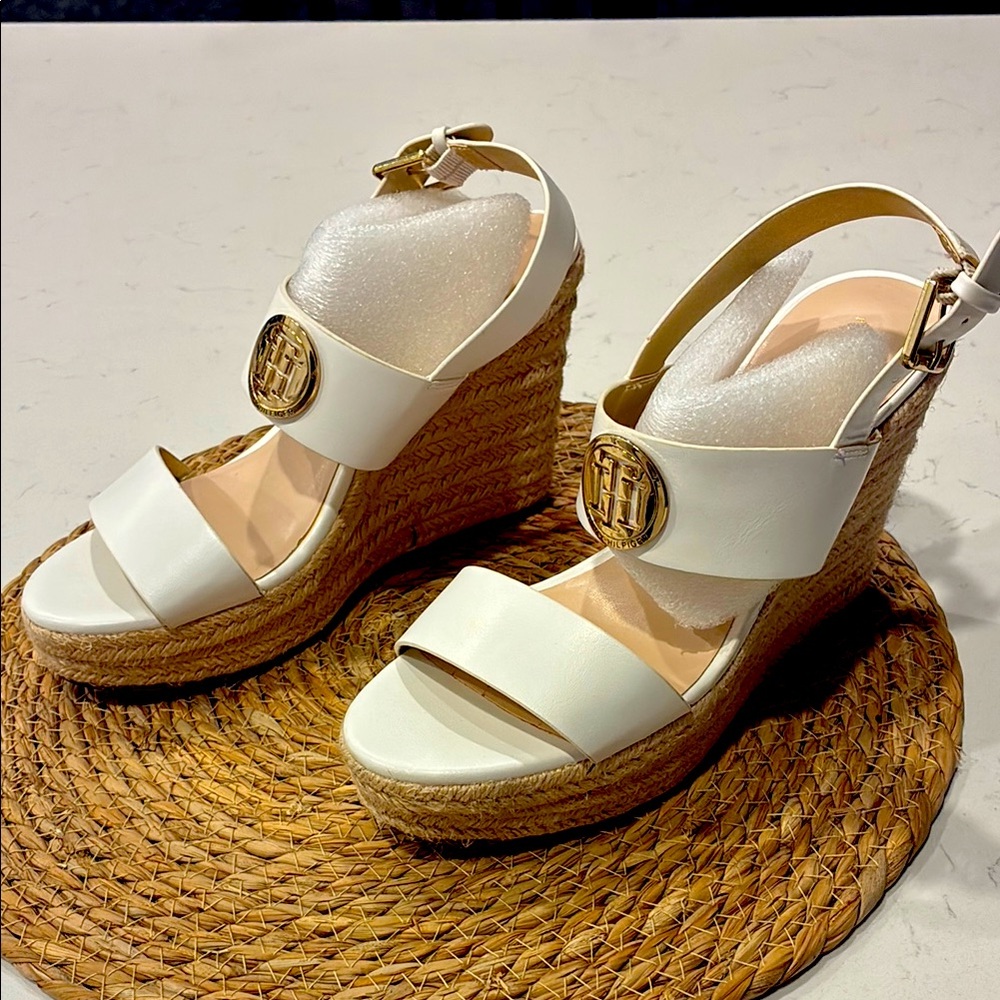 WOMEN'S TOMMY HILFIGER KAHDY ESPADRILLE WEDGE SANDALS